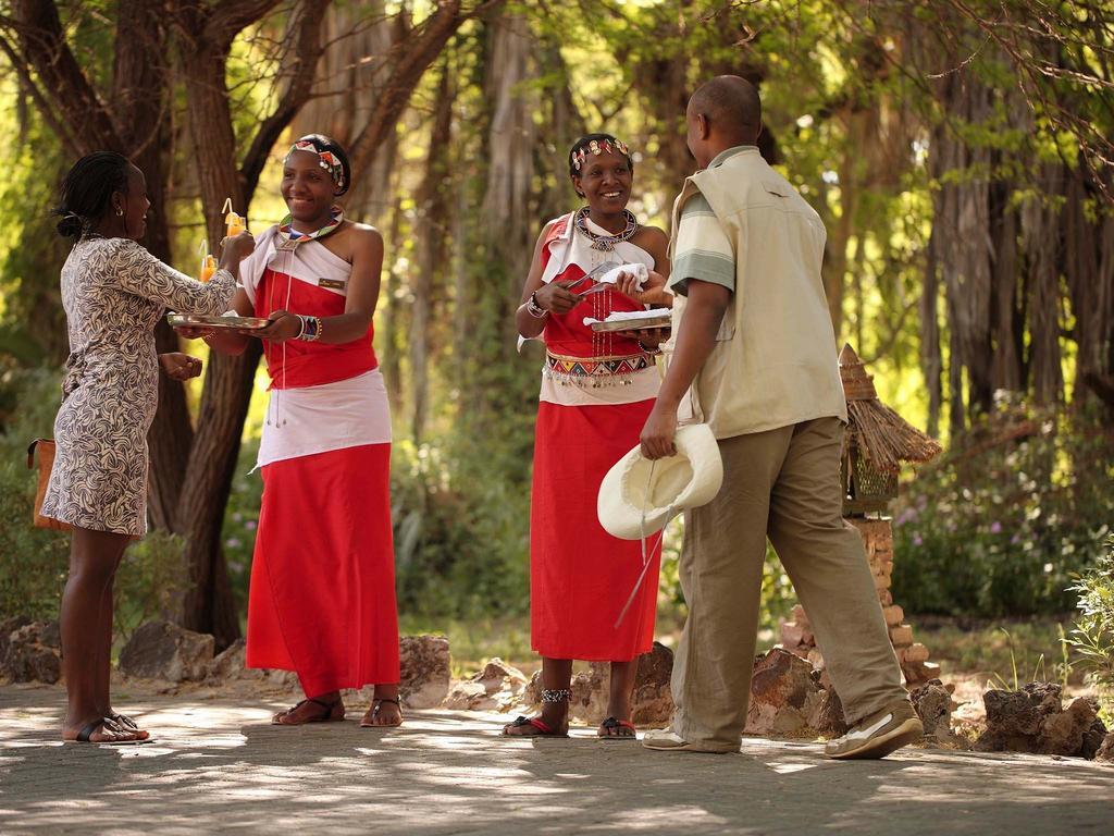 Sarova Shaba Game Lodge Archers Post Buitenkant foto
