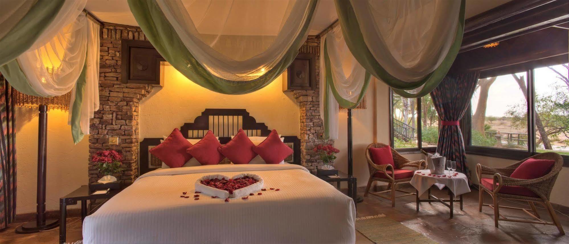 Sarova Shaba Game Lodge Archers Post Buitenkant foto