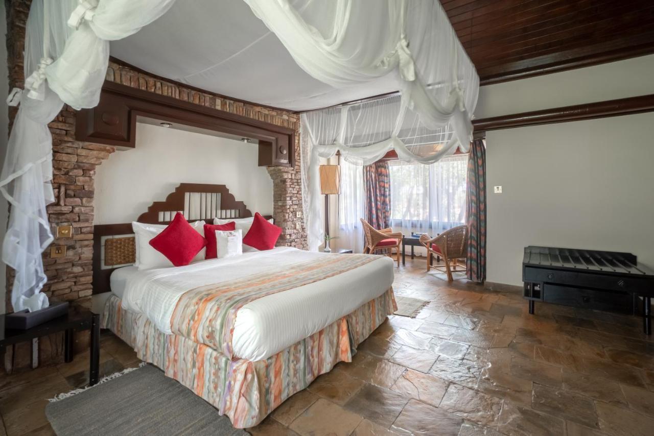 Sarova Shaba Game Lodge Archers Post Buitenkant foto