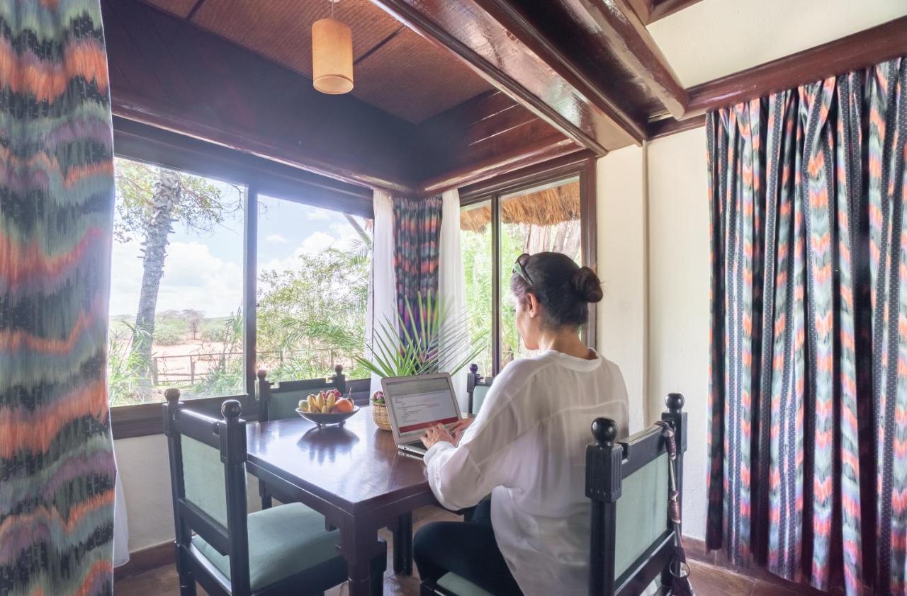Sarova Shaba Game Lodge Archers Post Buitenkant foto